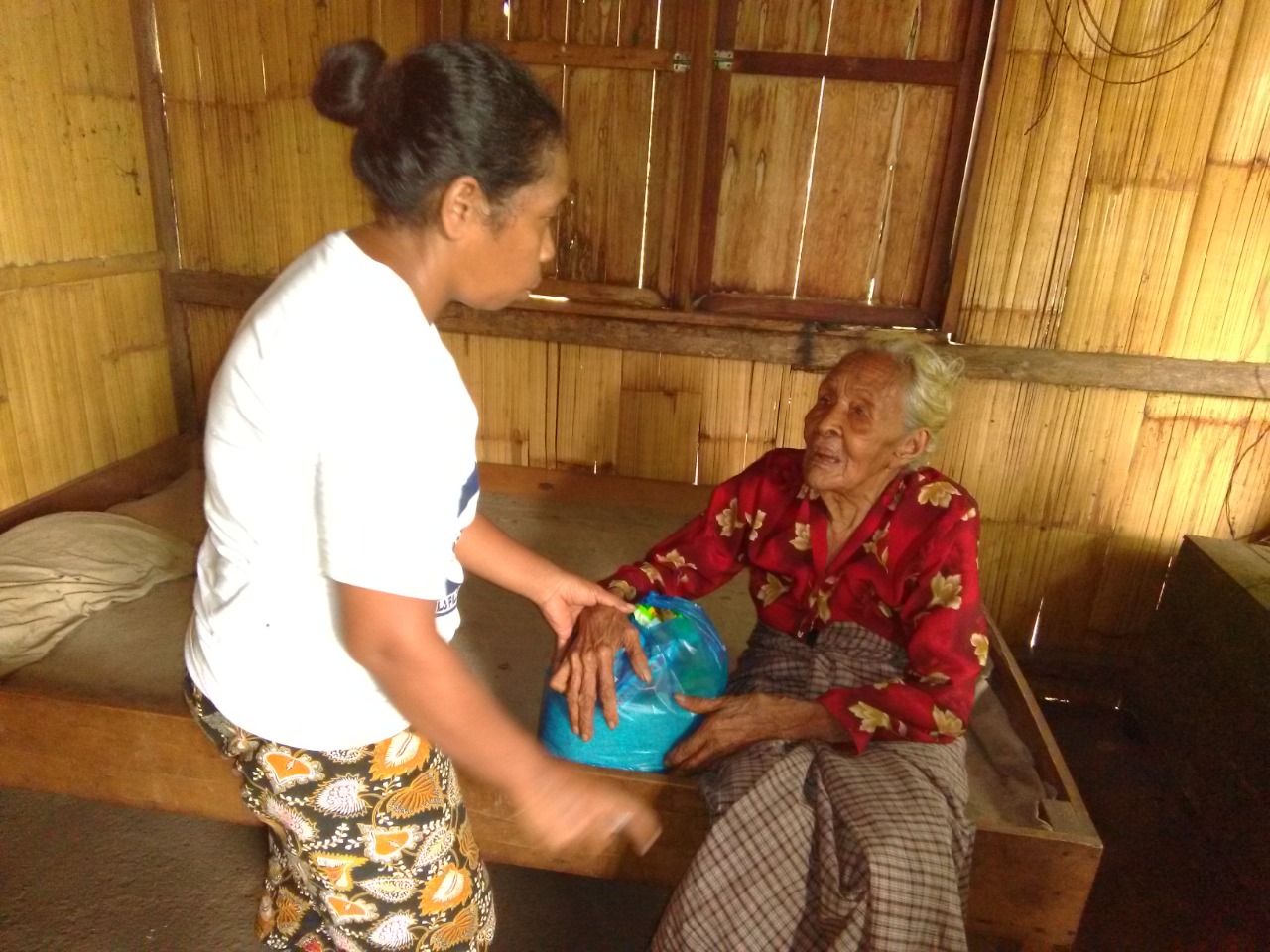 Orang Susah Membantu Orang Susah