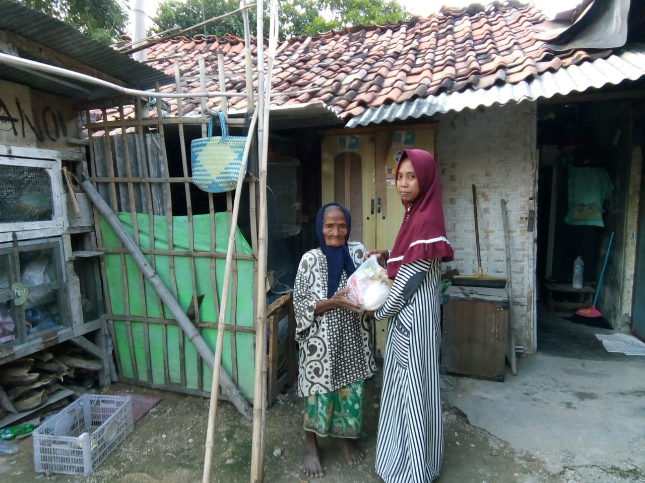 Pembagian Sembako PEKKA untuk Darurat Covid-19