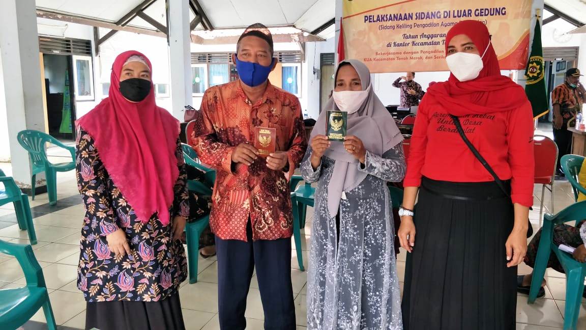 Akhirnya Memiliki Buku Nikah Melalui Sidang Keliling di Bangkalan