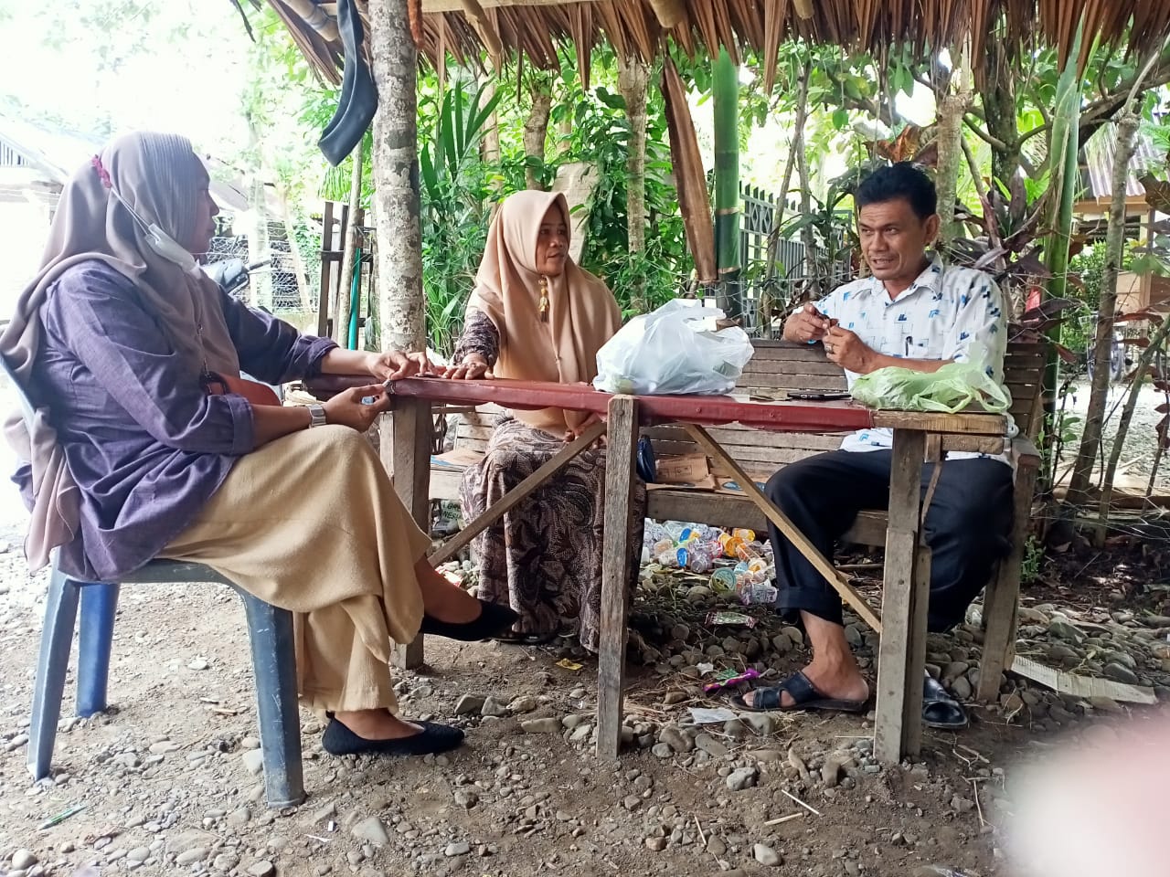 Bertemu Kepala Desa di Kecamatan Sakti