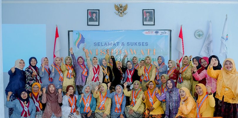 Wisuda Akademi Paradigta Kelas Change Maker di Kecamatan Kesesi Kabupaten Pekalongan