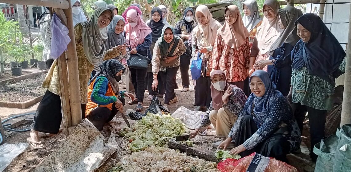 Menjaga Bumi dengan Pupuk Kompos: Serikat Pekka Kabupaten Pekalongan Gelar Pelatihan Pengolahan Sampah